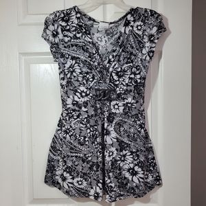 Elegant Summer blouse size 6-8